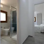 2 Bedroom Beautiful In Apartment *