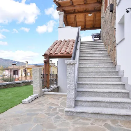 2 Bedroom Beautiful In Apartment *